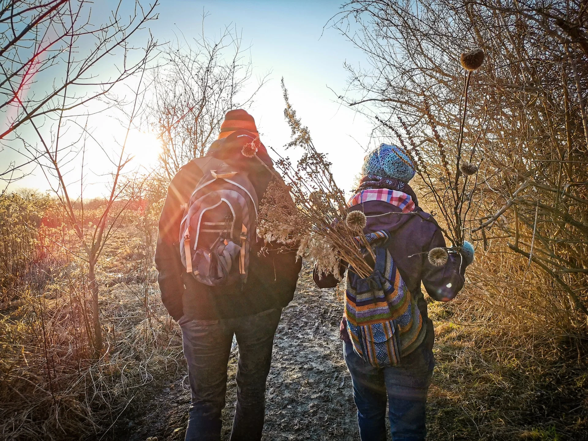 Non-Sexual Intimacy: 50 Ways To Enjoy Intimacy Without Sex